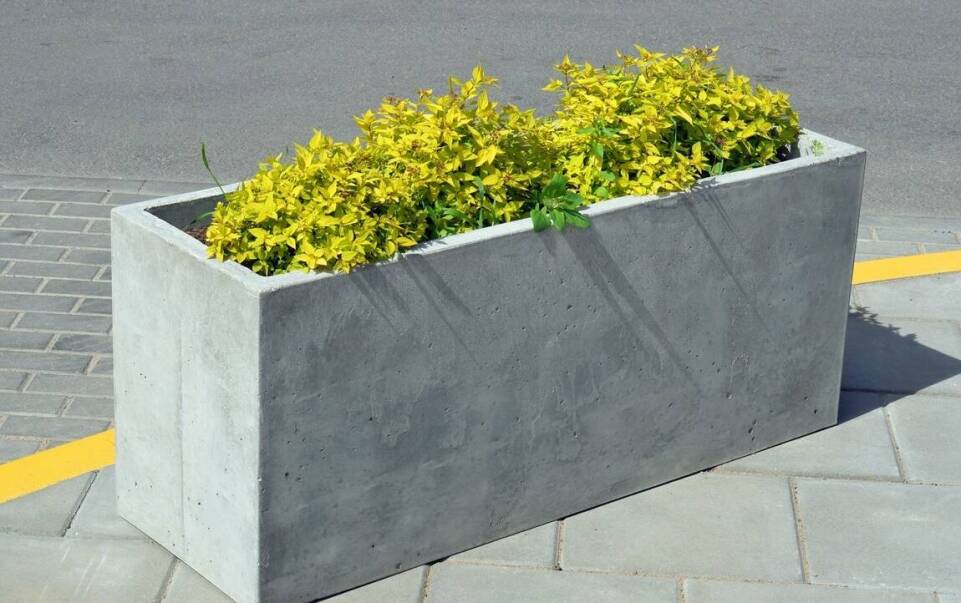 Jak betonowe prefabrykowane donice mogą wzbogacić przestrzeń publiczną?