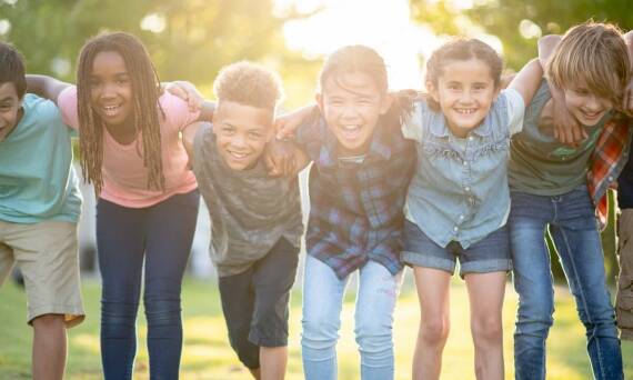 Młodzieżowe obozy za granicą: oferta biur podróży