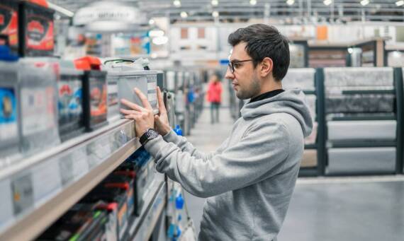 Sklep elektryczny: Co oferuje dla awaryjnych systemów zasilania?