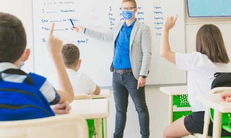Jakie są kluczowe elementy nauki języka na kursie języka japońskiego?
