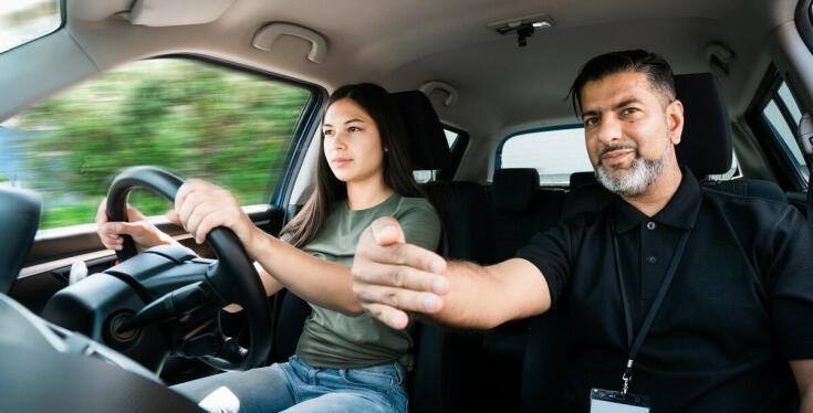 Jak zakwaterowanie wpływa na komfort uczestników intensywnego kursu jazdy samochodem?