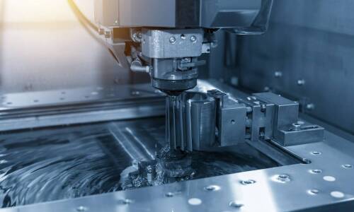 Jak CNC frezowanie wspiera produkcję złożonych metalowych form