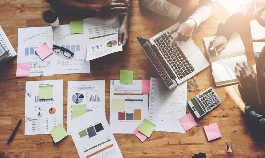 Efektywne naliczanie płac w nowo założonej firmie