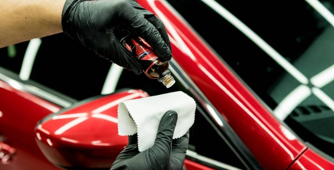 Przewaga ceramicznych powłok nad tradycyjnymi metodami konserwacji lakieru