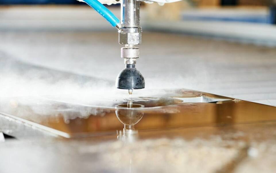 Jak zakład szklarski zapewnia precyzyjne otworów wiercenie w szkle?