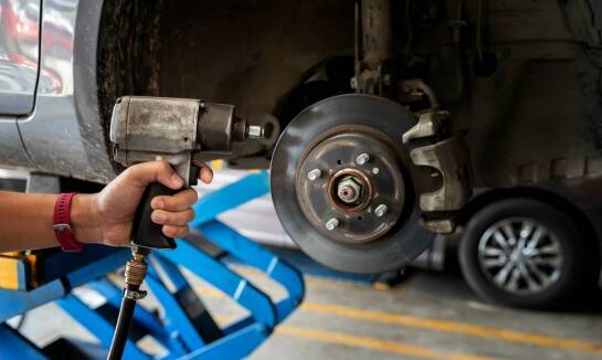 Kluczowe korzyści z naprawy tylnej osi Citroena w wyspecjalizowanym serwisie