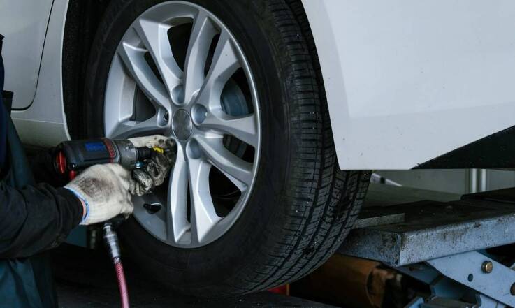 Kiedy warto skorzystać z usług mobilnej wulkanizacji przy wymianie opon?