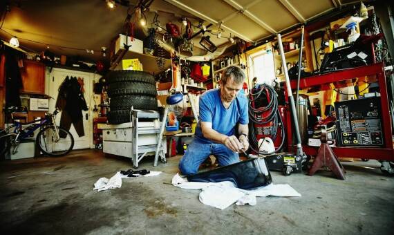 Co obejmuje kompleksowa usługa naprawy silnika w serwisie?
