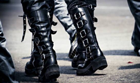 Jakie cechy powinny mieć idealne buty na motocykl do długodystansowych podróży?