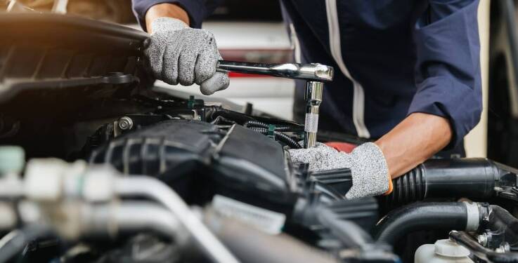 Jak mechanika pojazdowa przyczynia się do efektywnego zarządzania kosztami utrzymania samochodu?