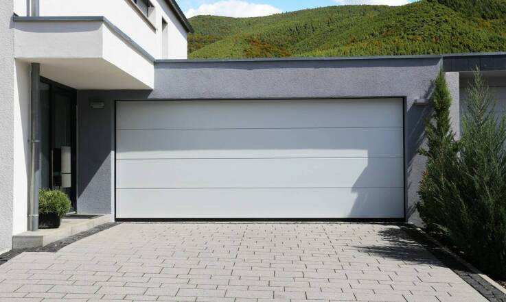 Najnowsze trendy w projektowaniu garażowych bram