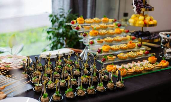 Jakie usługi cateringowe w Lublinie zapewnia Pogotowie Cateringowe s.c. dla firm?