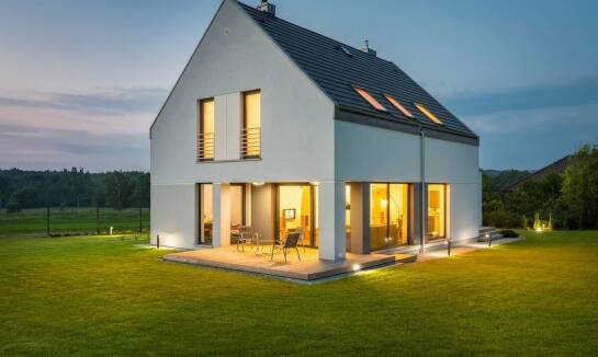 Jak nowoczesne technologie zmieniają projektowanie jednorodzinnych budynków?