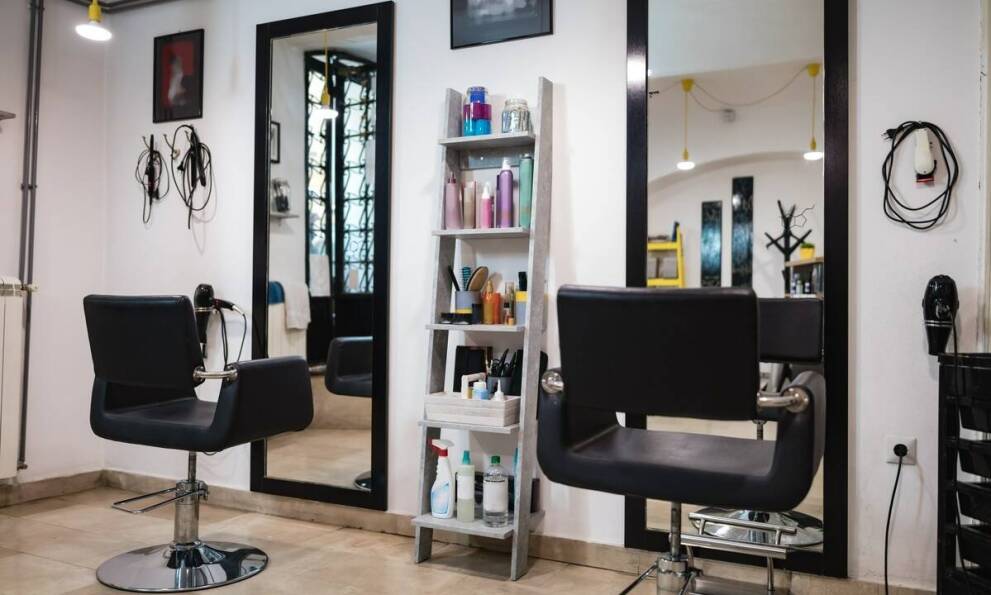 Sezonowe promocje i specjalne oferty w salonie fryzjerskim na Białołęce