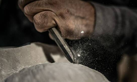 Wpływ tradycyjnych metod na współczesną obróbkę kamieni.