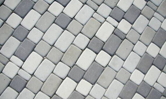 Odporność granitowej kostki na zmienne warunki atmosferyczne