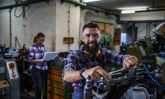 Jak dorabianie części do maszyn wpływa na konkurencyjność firm w Warszawie?