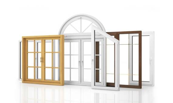 Różnorodność wzorów i kolorów okien PCV dostępnych na rynku.