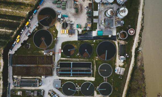 Ochrona składowisk – jak wykorzystać monitoring do zapewnienia bezpieczeństwa?