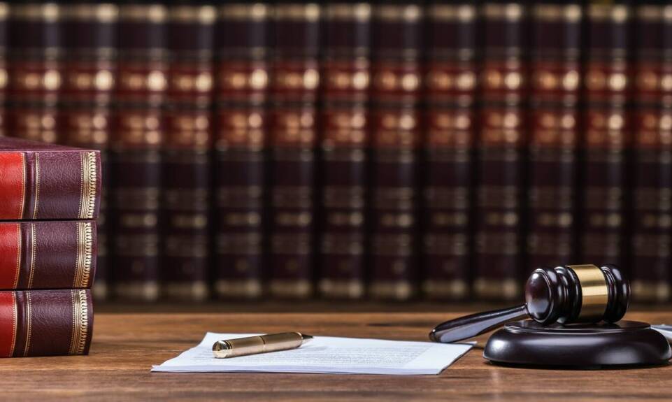 Jak skutecznie zarządzać karnymi sprawami dotyczącymi fałszerstw?