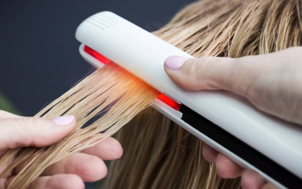 Najczęstsze pytania i odpowiedzi dotyczące kursów prostowania włosów keratynowego