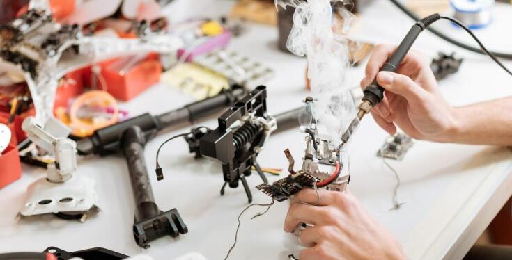 Jak nasz zespół specjalistów podnosi swoje kompetencje, aby lepiej serwisować AGD sprzęty?