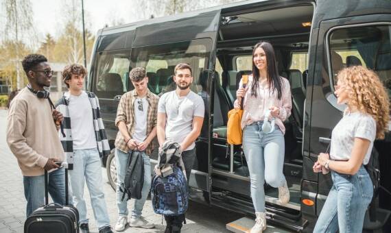 Jak korzystać z usług przewozowych na trasie z Polski do Niemiec w sezonie letnim?