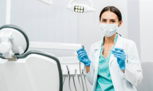 Bruksizm – jak ortodonta w Poznaniu może pomóc w jego leczeniu?
