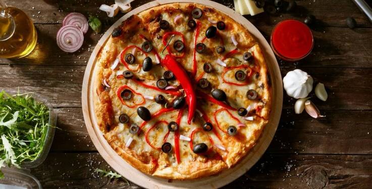 Co wyróżnia naszą ofertę pizzy na tle innych pizzerii?