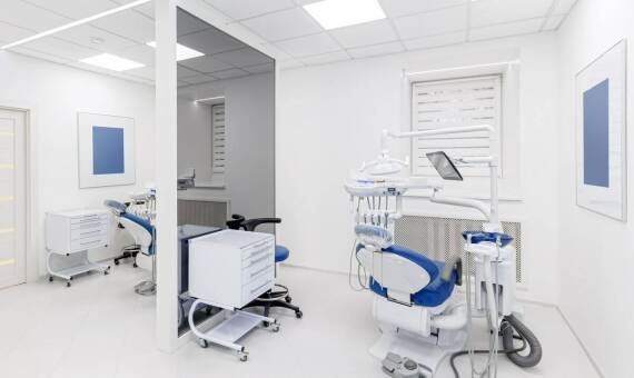 Rola regularnego sprzątania w przychodni w utrzymaniu higieny