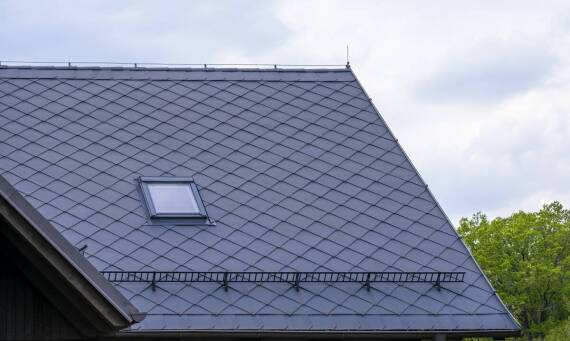 Jak montaż dachowych pokryć wpływa na estetykę budynku?