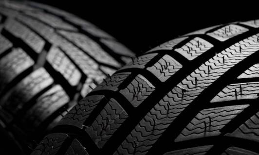 Dlaczego nie należy używać opon zimowych do jazdy latem?
