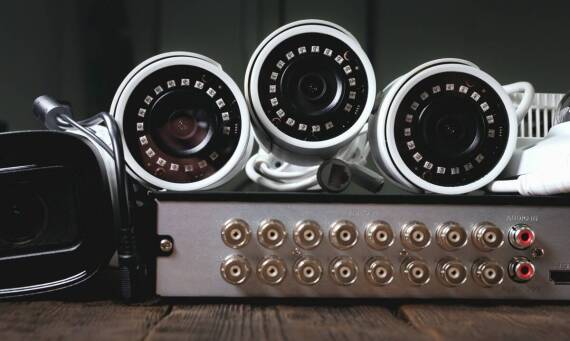 Zastosowanie zaawansowanych technologii w systemach monitoringu CCTV dla biznesu