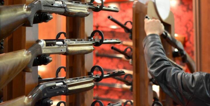 Sportowe strzelanie w Strzegomiu: jak wybrać odpowiednią broń do treningu?