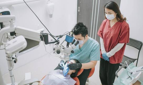 Rola stomatologicznej chirurgii w przygotowaniu do implantacji