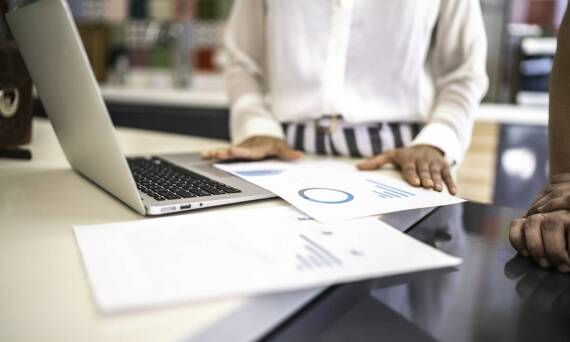 Dlaczego warto powierzyć finanse firmy ekspertom?