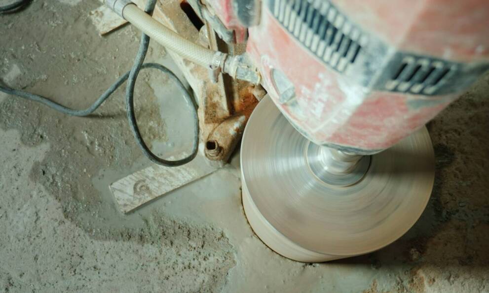 Jak przygotować powierzchnię pod żywiczne posadzki?