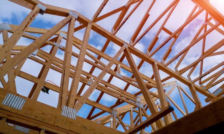 Dlaczego warto zainwestować w płatwie dachowe wysokiej jakości?