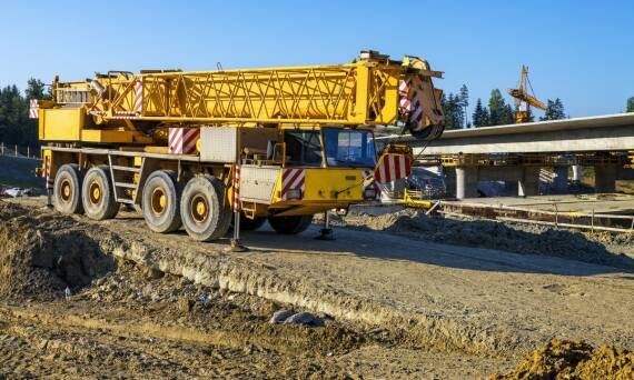 Jak wybrać najlepsze usługi transportowe z HDS do swojej inwestycji?