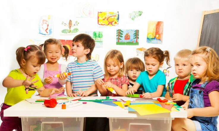 Edukacja sensoryczna: jak pomaga dzieciom w odkrywaniu świata