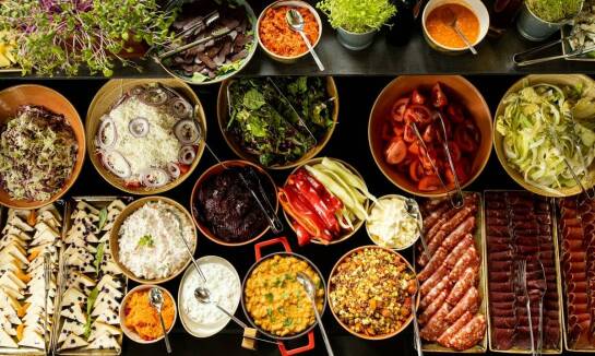 Jakie tradycyjne dania kuchni polskiej warto wybrać na wesele?