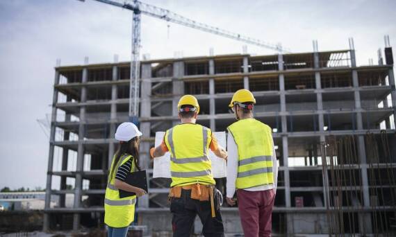 Co obejmuje kompleksowa obsługa budowlanych inwestycji?