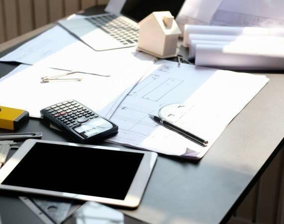 Jakie są najważniejsze etapy realizacji projektów w kontekście remontu?