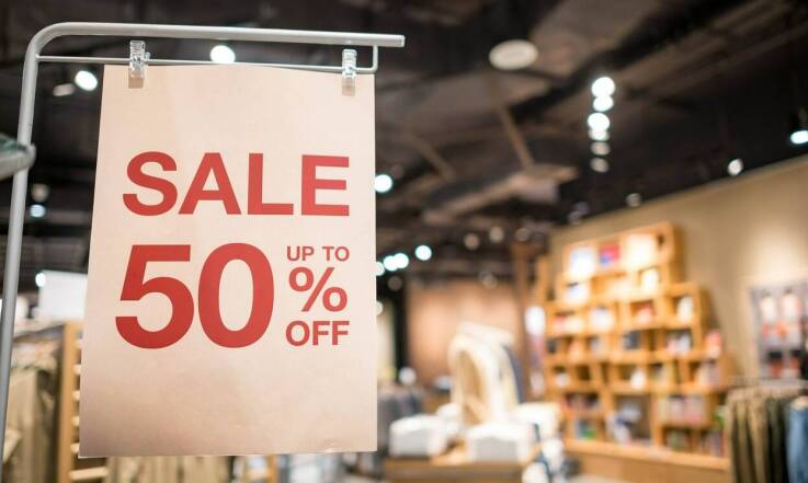 Przewodnik po najlepszych okazjach na przesuwne szafy w obecnej wyprzedaży