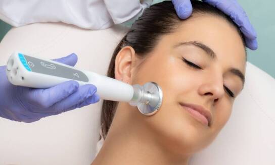 Jakie są zalety stosowania fal radiowych w dermatologii?