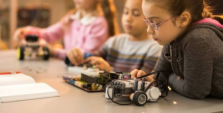 Eksperymentalno-chemiczne zajęcia jako ciekawa oferta obozów w Szczecinie