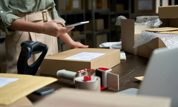 Przewóz małych paczek – jakie kluczowe wyzwania są?