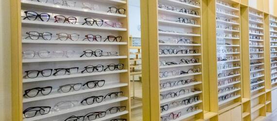 Nowoczesne optyczne rozwiązania – co oferują optyczne salony?
