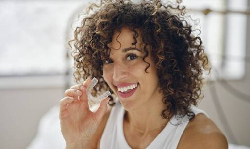 Rola masek w pielęgnacji i stylizacji kręconych włosów