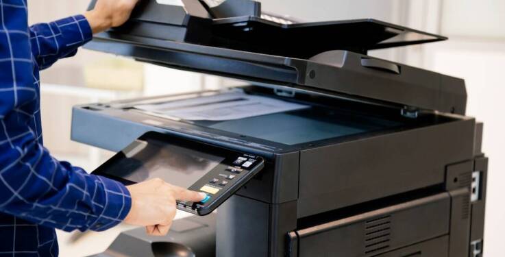 Jak dzierżawa sprzętu do druku wpływa na oszczędności w długim okresie?